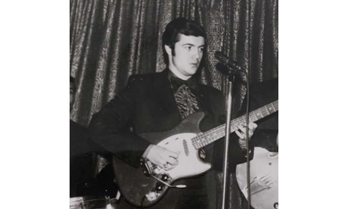 ORHAN ÖNCAN  (GİTAR)